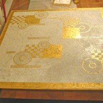 Table, marbre et pierre d'or