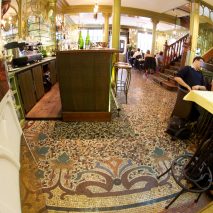 Restaurant "Le BOUILLON RACINE" Paris, pavement de sol en mosaïque de marbre